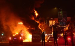 Los Angeles, World Series, Fire, looting, sneaker store